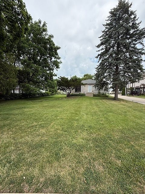 2nd image of 25030 W Lake Shore Dr