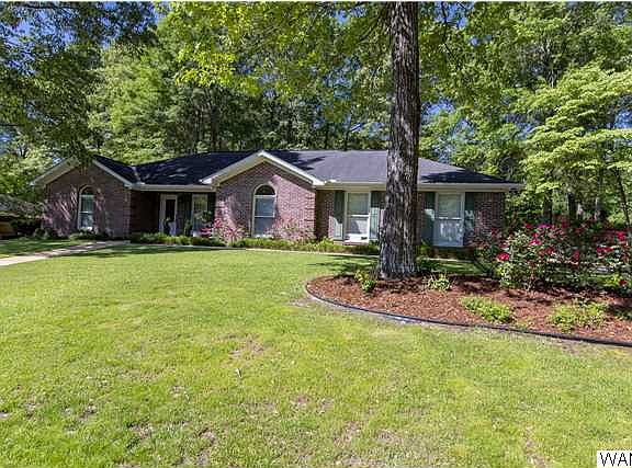 3rd image of 4215 Hillsdale Cir
