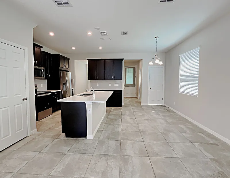 3 bed, 2.5 bath, 1680 sqft, $2,599 — Photo 4