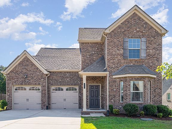 2nd image of 575 Oakvale Ln