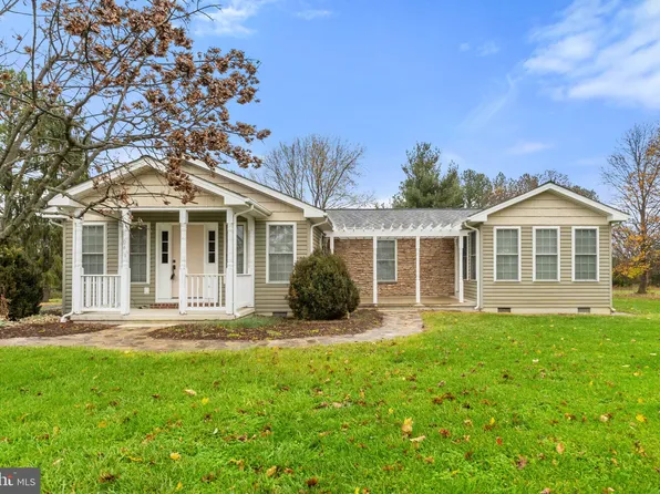 1049 Double Church Rd, Stephens City, VA 22655
