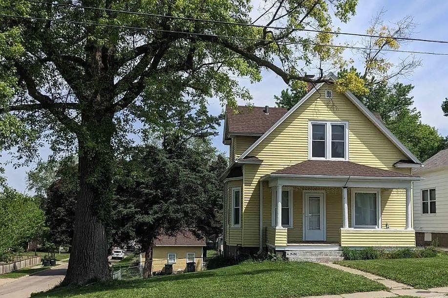 1st image of 4322 California St