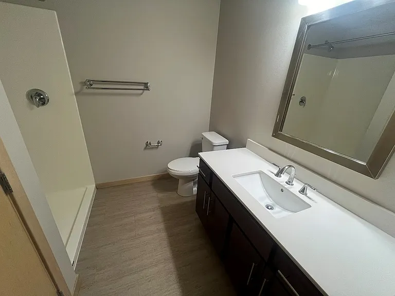 Venture Luxury High Rise — Photo 9