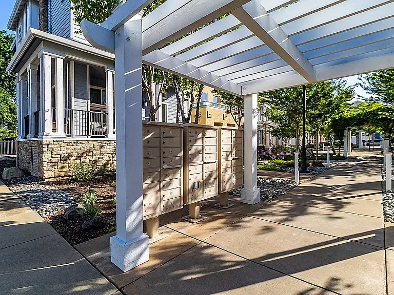 2609 Wisteria Way — Photo 49