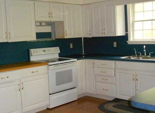 2nd image of 147 W Fairway Dr