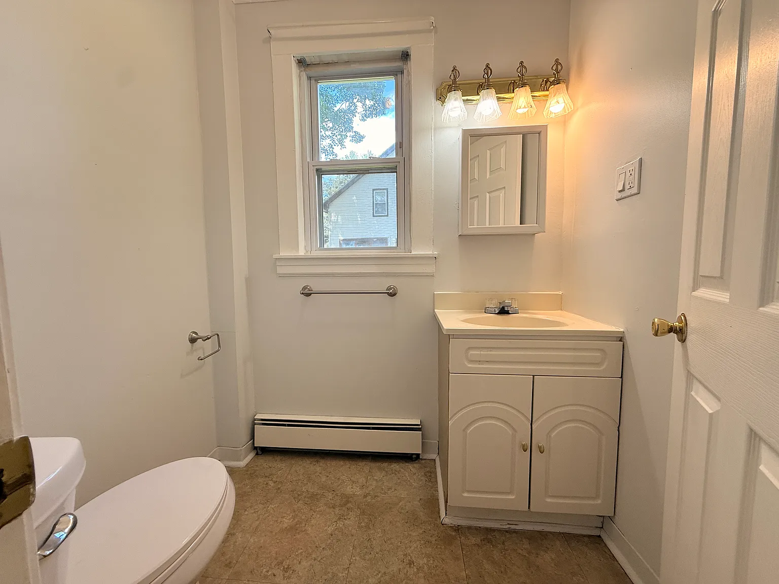 2 bed, 1.5 bath, 1040 sqft, $2,500 — Photo 4