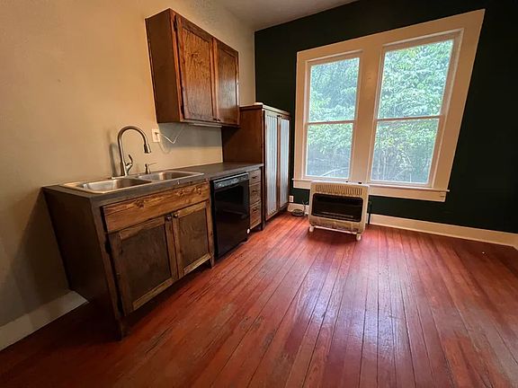 5th image of 416 Moore St #216