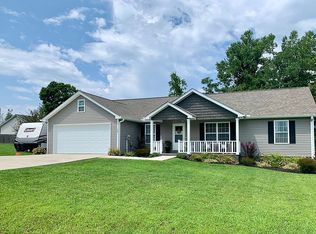 201 Celeste Dr, Baxter, TN 38544