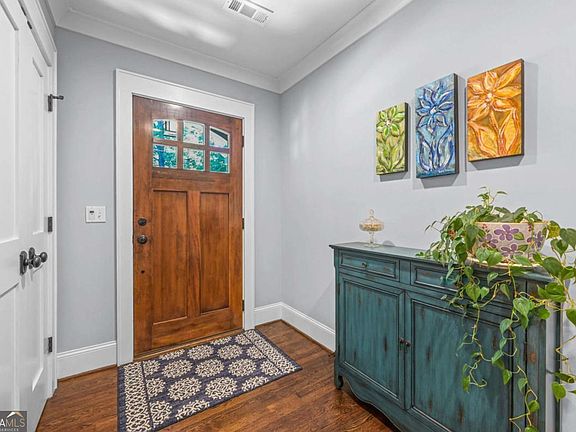 5th image of 2245 Vistamont Dr