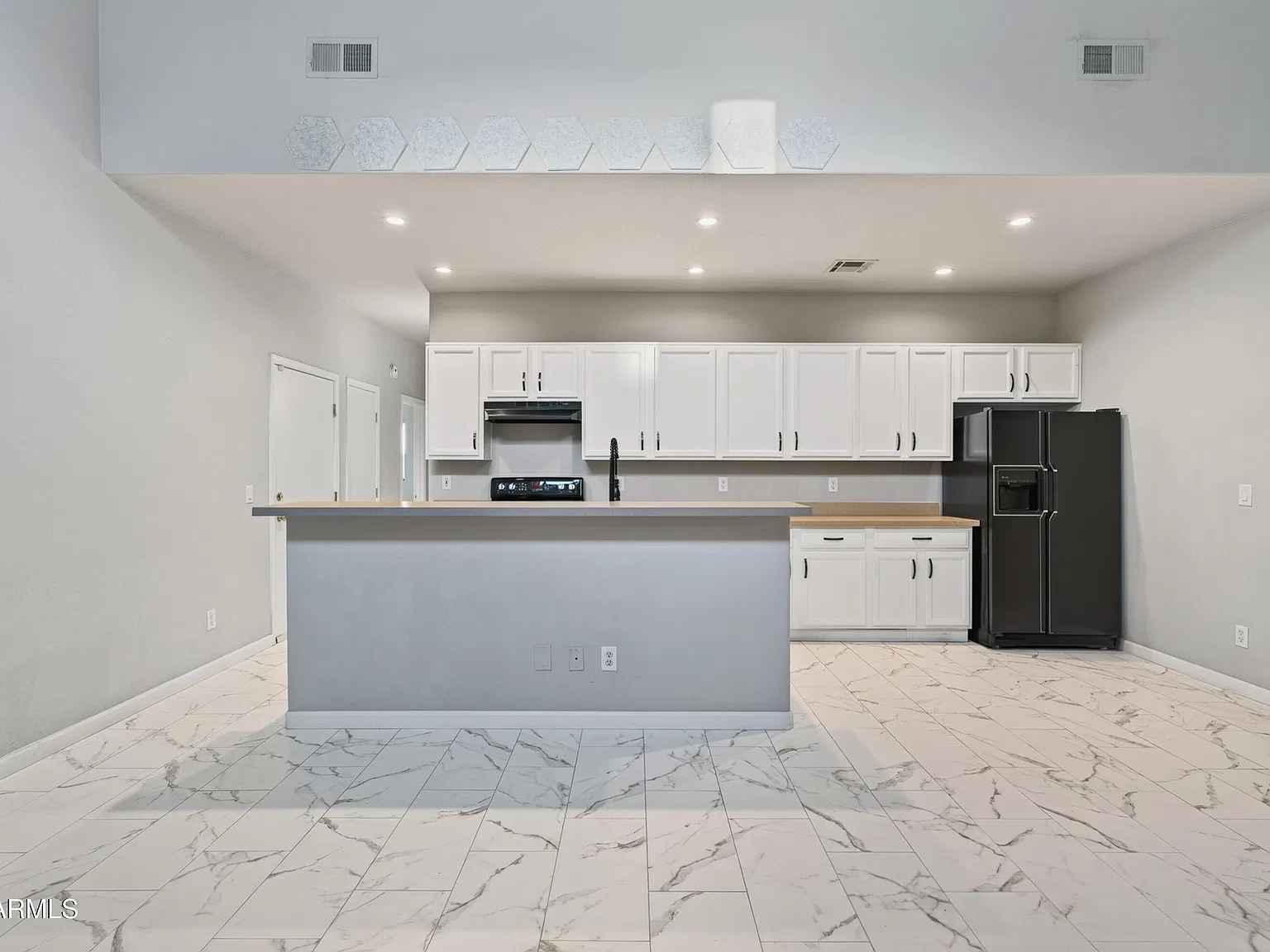 2 bed, 2.0 bath, 1041 sqft, $2,200 — Photo 3