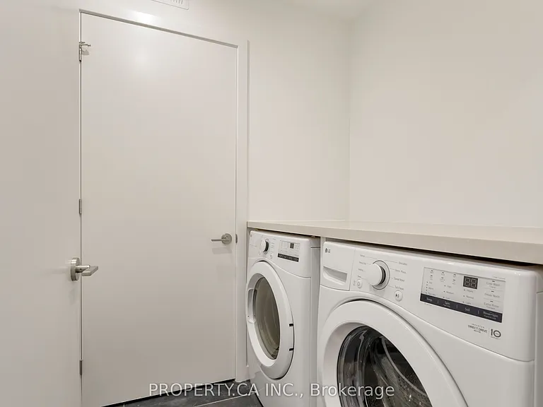 301 Keele St #2 — Photo 37