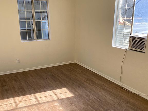 4th image of 7711 1/2 W Santa Monica Blvd