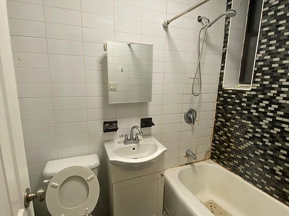 5th image of 166 W 129th St APT 22