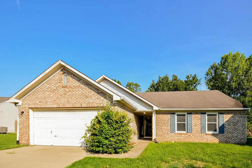 3 bed, 2.0 bath, 1484 sqft, $1,945 — Photo 1