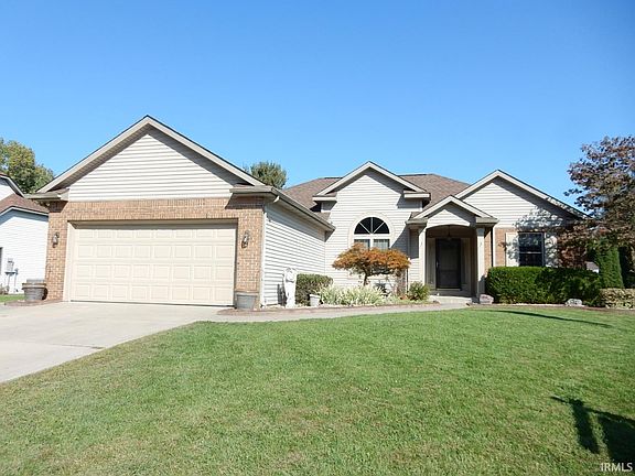 2nd image of 3830 Thornridge Dr