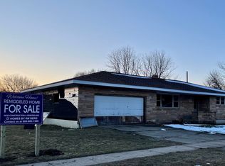 317 S 4th St, Evansville, WI 53536
