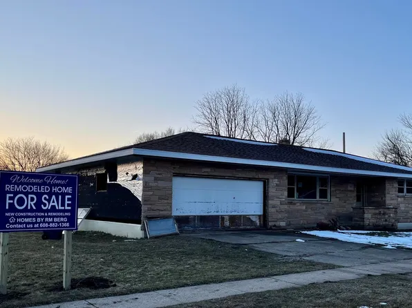 317 S 4th St, Evansville, WI 53536