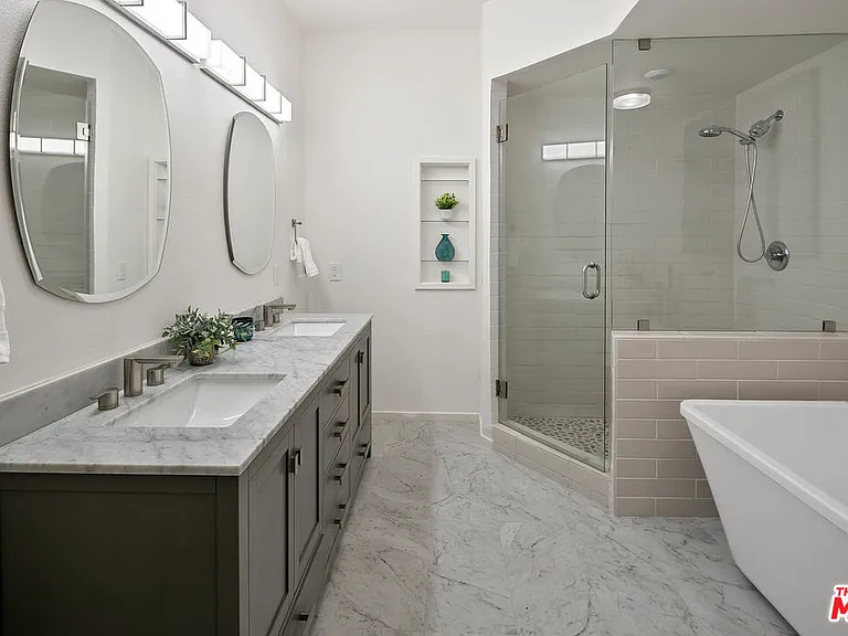 1506 S Bentley Ave #308 — Photo 23