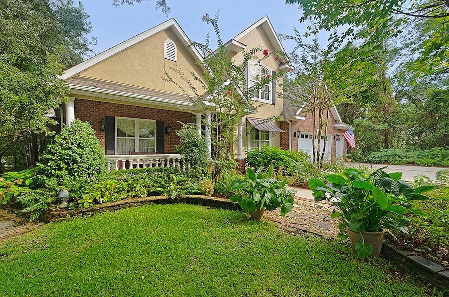 1st image of 332 Oaklake Ln