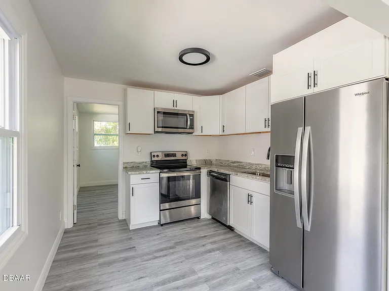 138 Kingston Ave — Photo 10