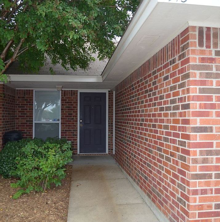 1st image of 917 Rosewood Dr