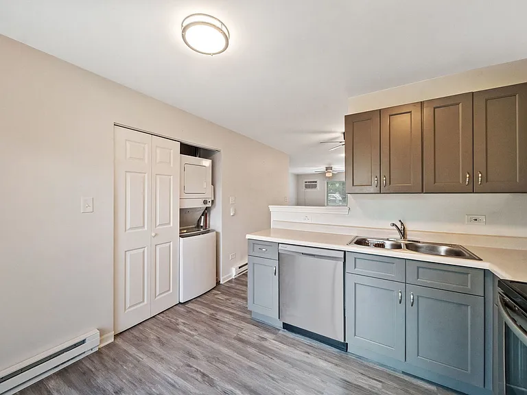 170 Waters Edge Dr #102 — Photo 7