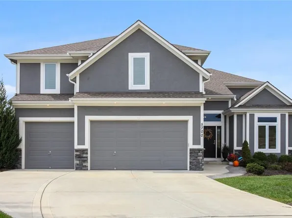 5700 Thousand Oaks Dr, Parkville, MO 64152