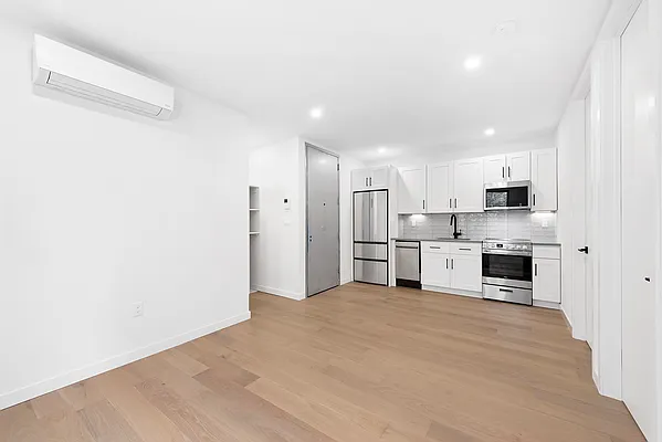 Rented by Fountain Realty Group | media 7