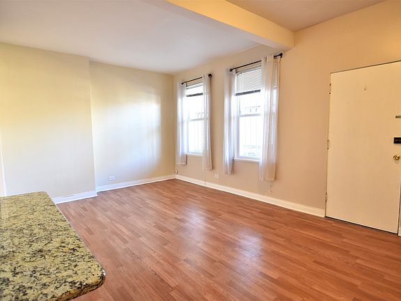 4th image of 1923 N Sedgwick St APT 3R