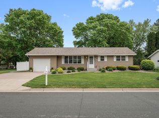 1903 Edgewood Ln, Hastings, MN 55033