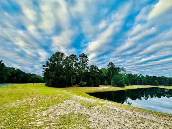589 Lakeside Dr, Townsend, GA 31331