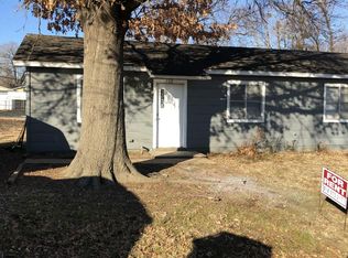 708 E 9th St, Claremore, OK 74017