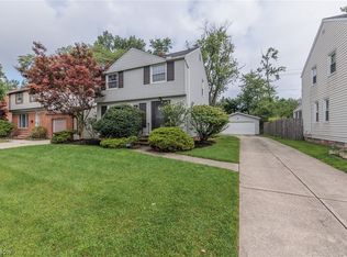 4887 Edsal Dr, Lyndhurst, OH