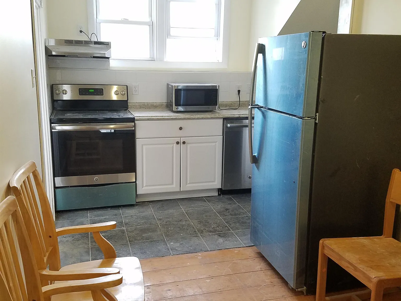 14 Hillside Street - Room 9 — Photo 3