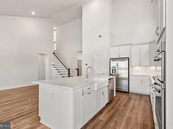 7th image of this home