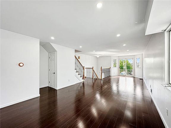 3rd image of 47 Braisted Ave