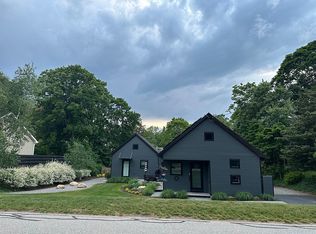 27 Central Ave, Niantic, CT 06357