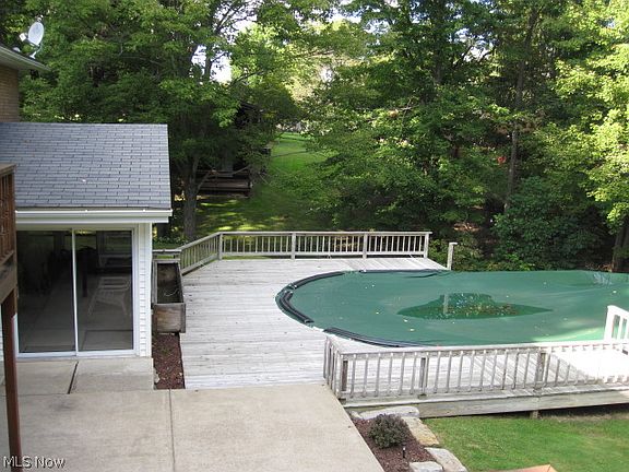 4th image of 437 Golf Dr SE