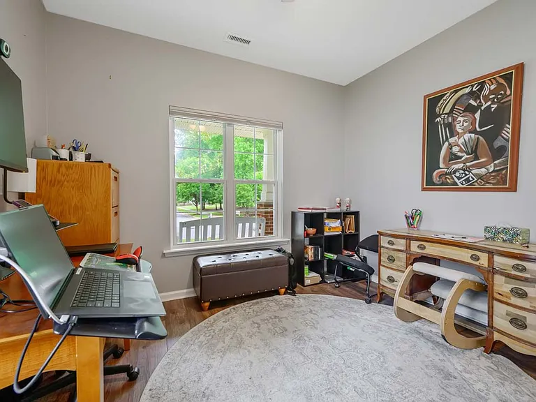 200 Highgate Cir — Photo 9