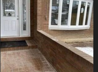 3038 Coral Dr, Mississauga, ON L4T 1Z3