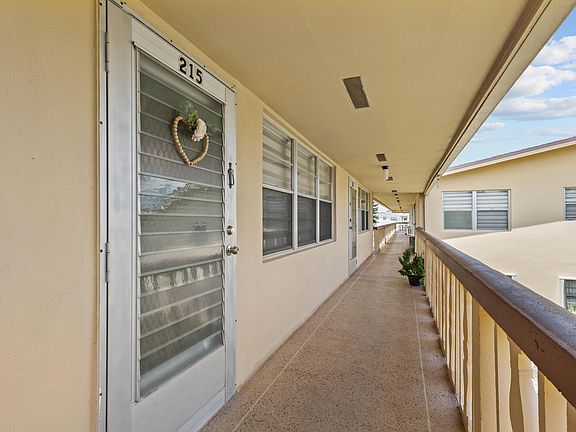 2nd image of 215 Sheffield I