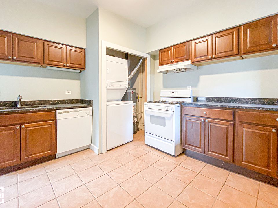 1st image of 4000 N Southport Ave #4002-3