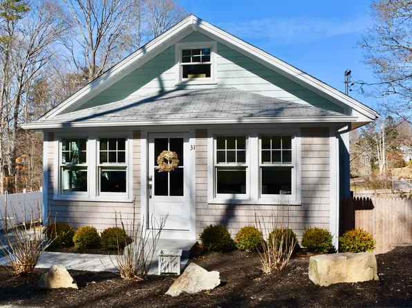 31 Gaffield Avenue, Monument Beach, MA 02553