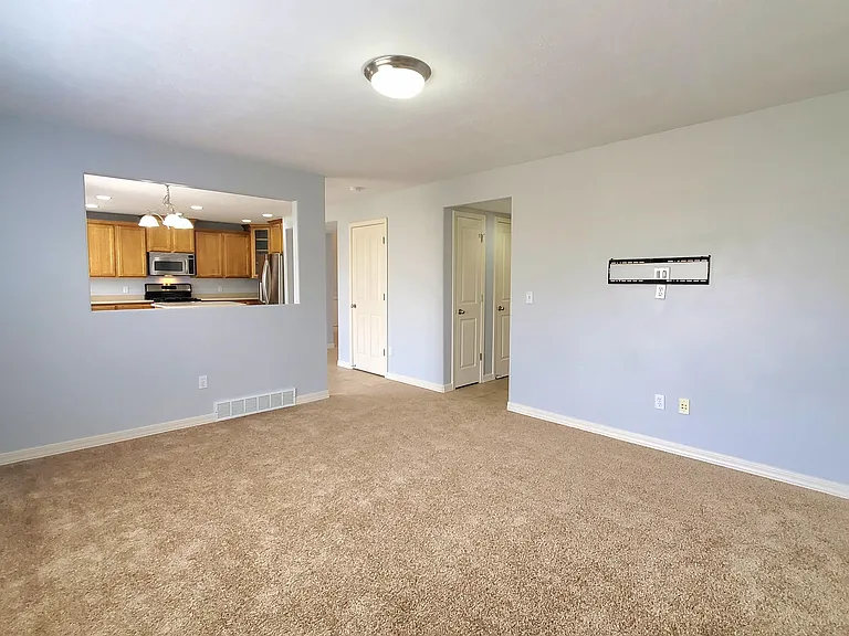 483 E Apple Blossom Ln — Photo 10