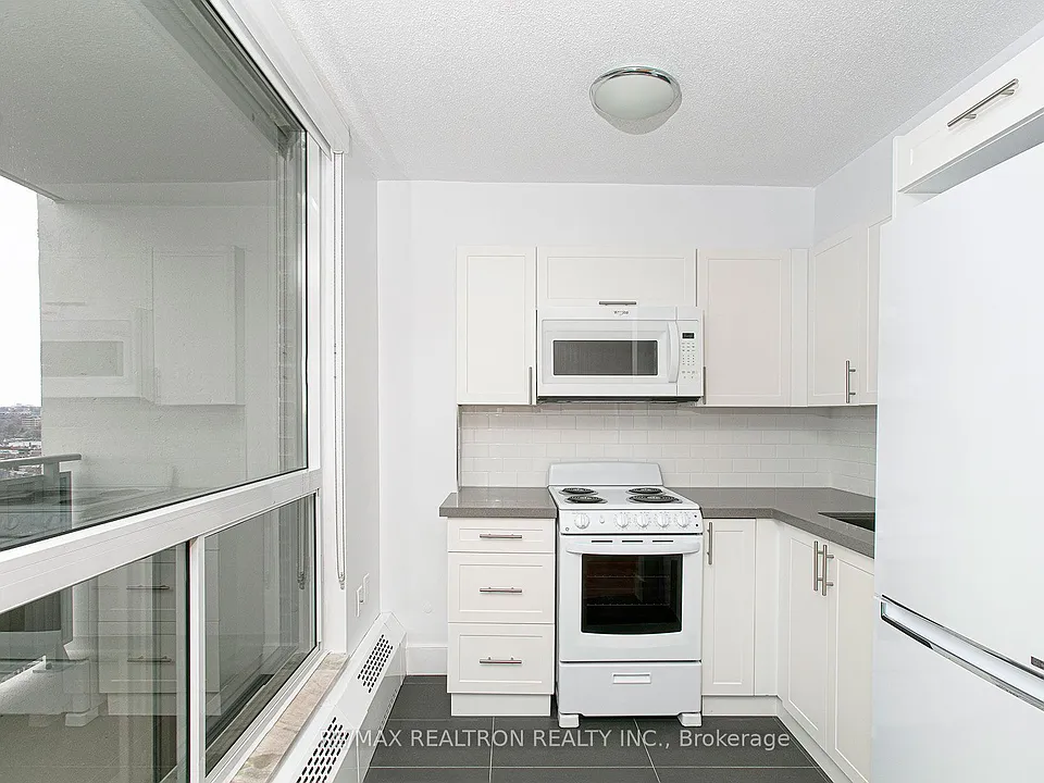 666 Spadina Ave #2507