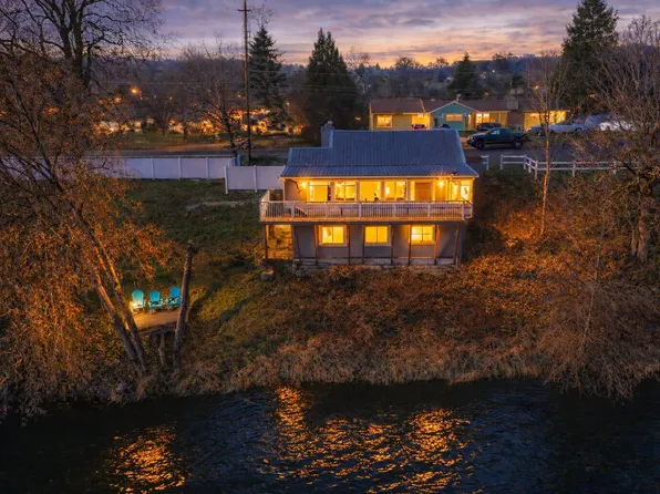 26960 Highway 62, Trail, OR 97541