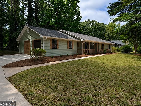 2nd image of 1903 Old Concord Dr SE