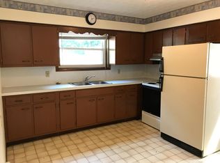 200 Carolyn Ln APT 7, Eureka, IL