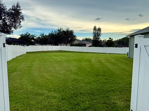 4 bed, 1907 sqft, $2,650 — Photo 4