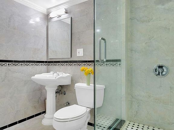 4th image of 25 Sutton Pl S APT 10A